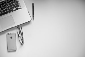 インターネットを構築する上で携帯を基準にするのもアリ